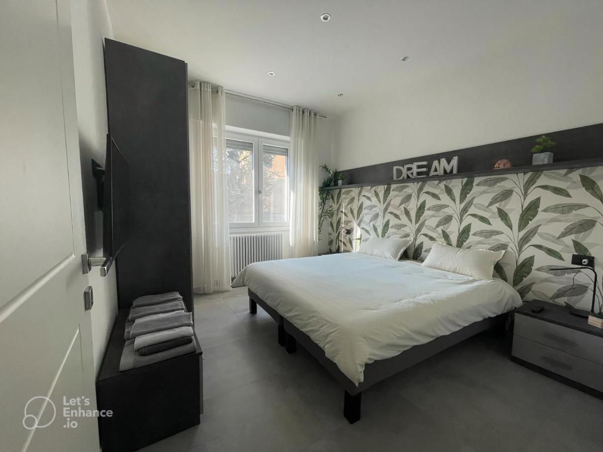 R39 Modern Apartment With Private Parking Milão Exterior foto