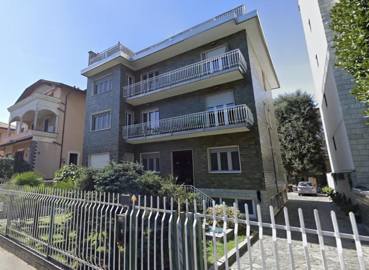R39 Modern Apartment With Private Parking Milão Exterior foto